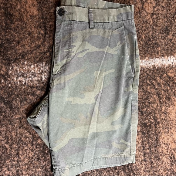 Men’s Camo Casual Shorts - Michael Kors Vintage - Picture 2 of 5